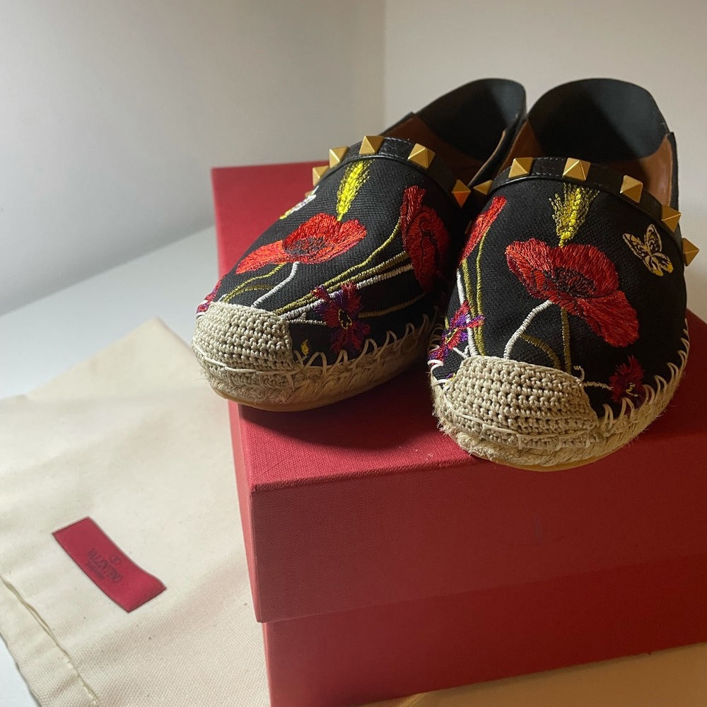 Like New Authentic Valentino Espadrilles